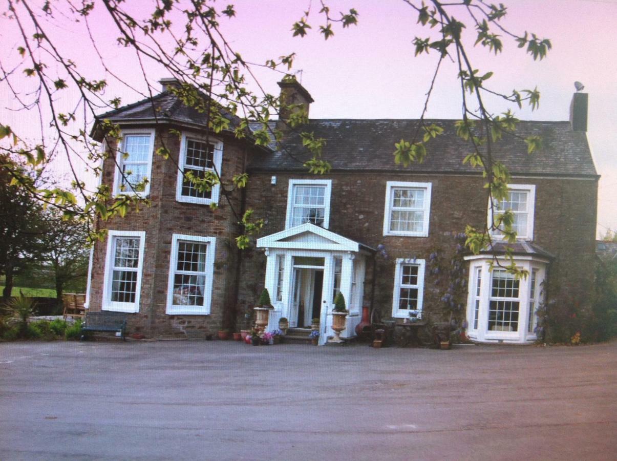 Вилла The Old Rectory Pencoed Экстерьер фото
